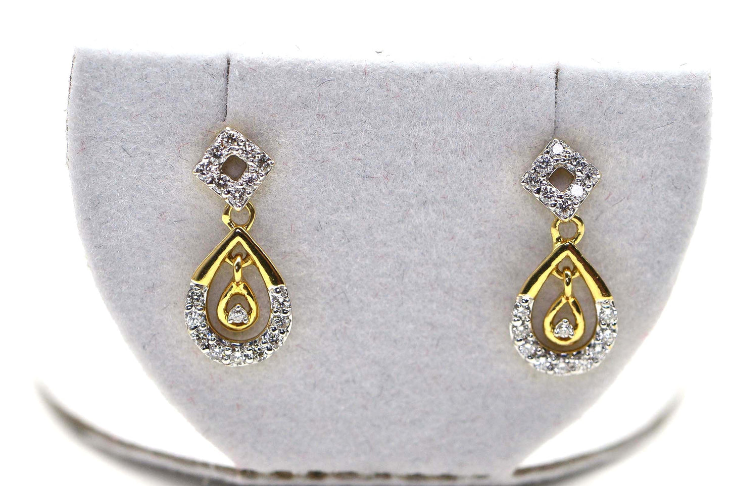 Authentic Diamond 18K  Gold Small Stud Earrings Drop Cluster Diamond Studs
