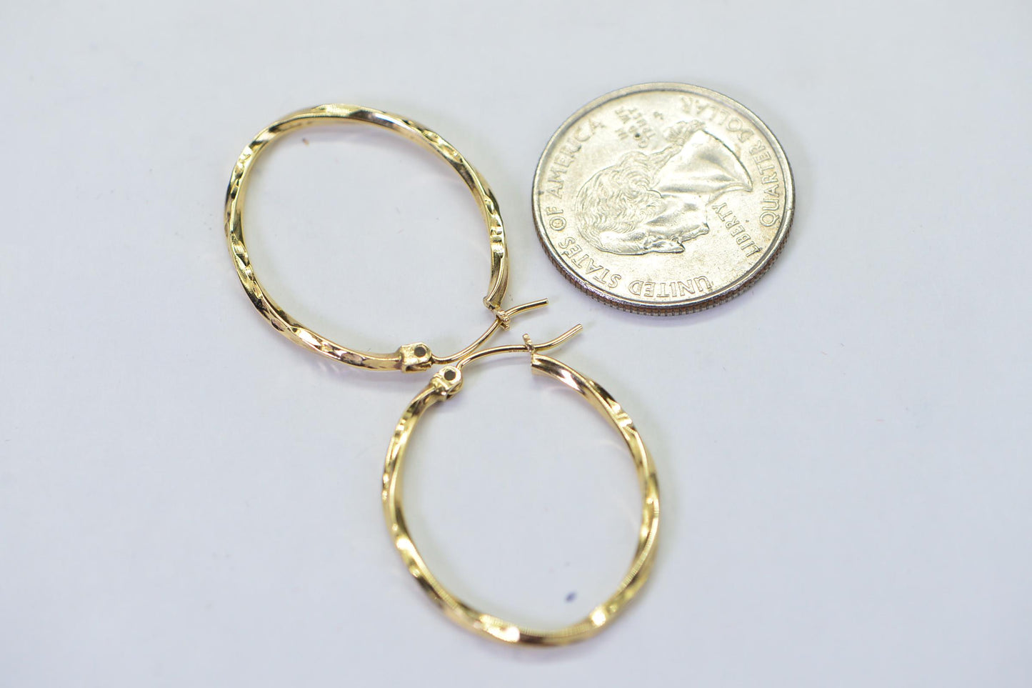 Vintage 14K Yellow Gold Hoop Earrings, Laser-Cut Texture, 1.25 Inch
