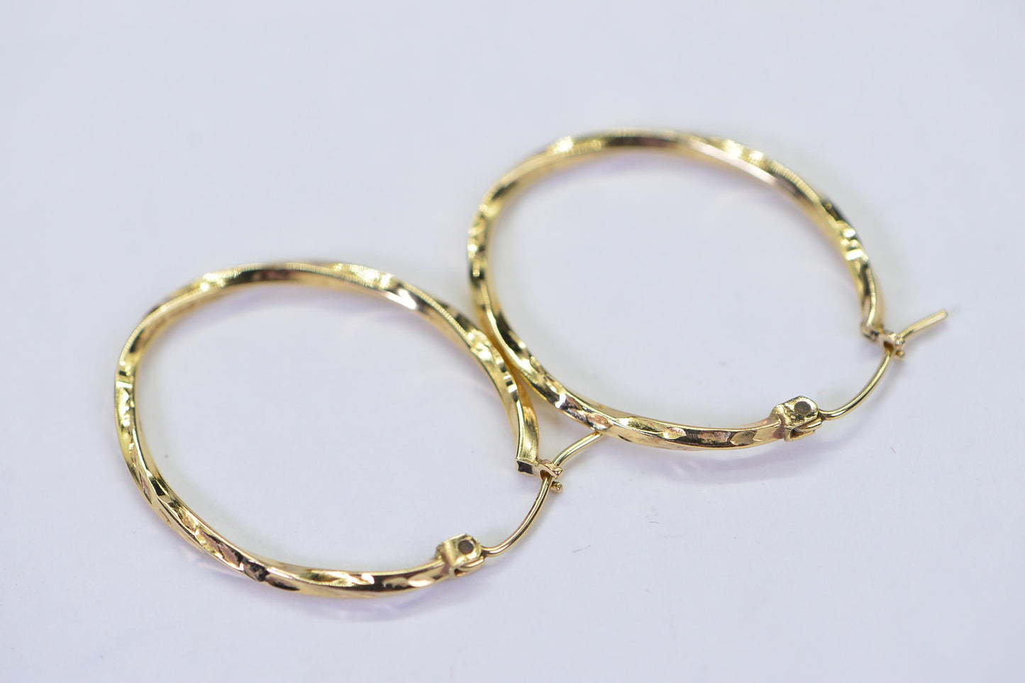 Vintage 14K Yellow Gold Hoop Earrings, Laser-Cut Texture, 1.25 Inch