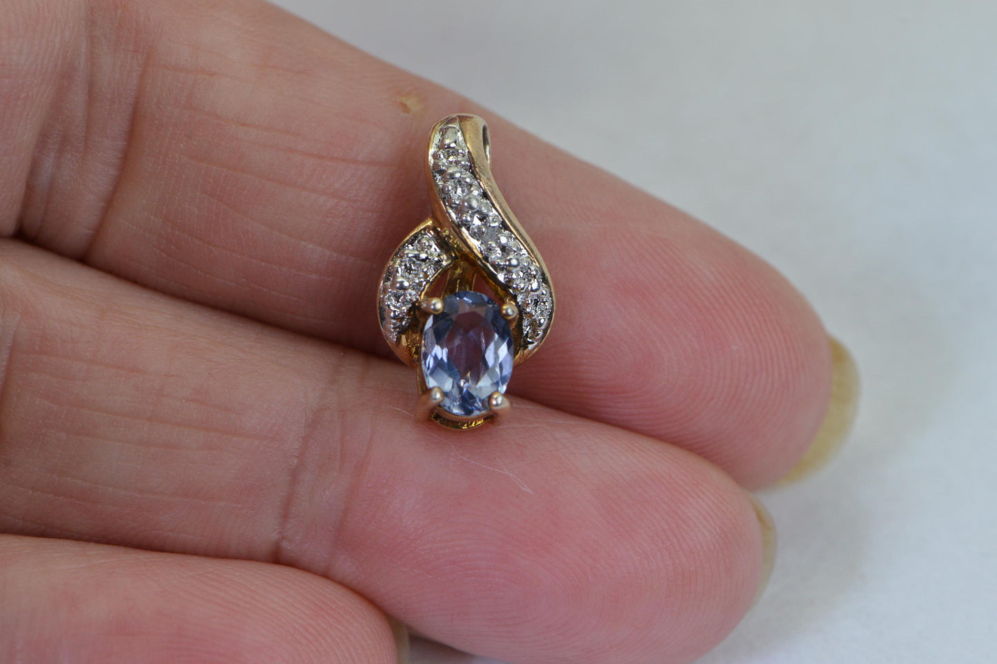 Natural Alexandrite & Diamond Vintage Pendant – Two-Tone 14K Gold Plated Silver